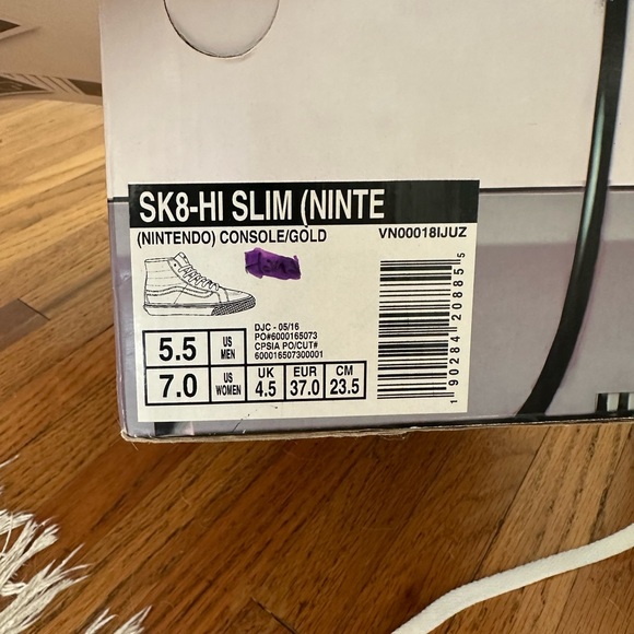 Vans x Nintendo SUPER Limited Edition Sk8-Hi Sneakers - Picture 7 of 9